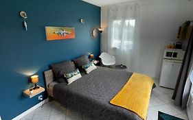 Chambre calme avec piscine
